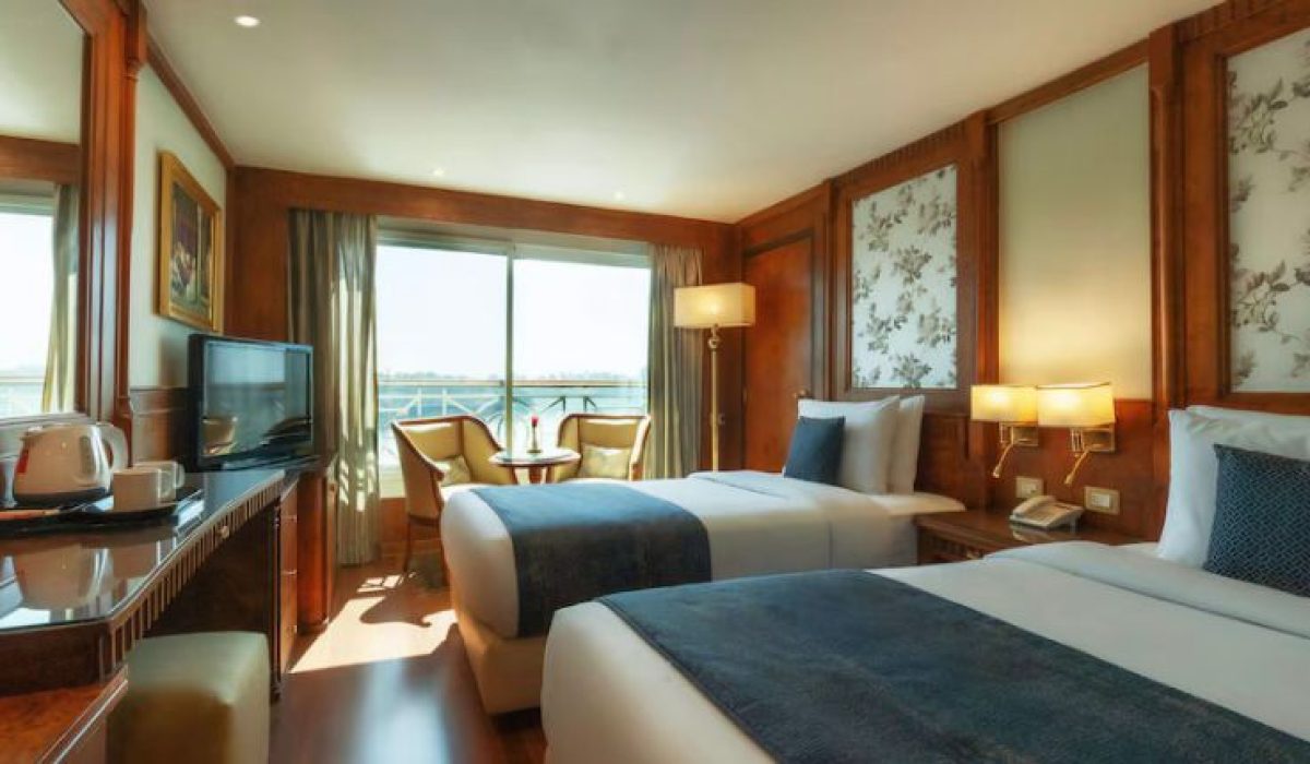 WhatsApp Image 2025-10-23 at 10.32.26 PM (2)