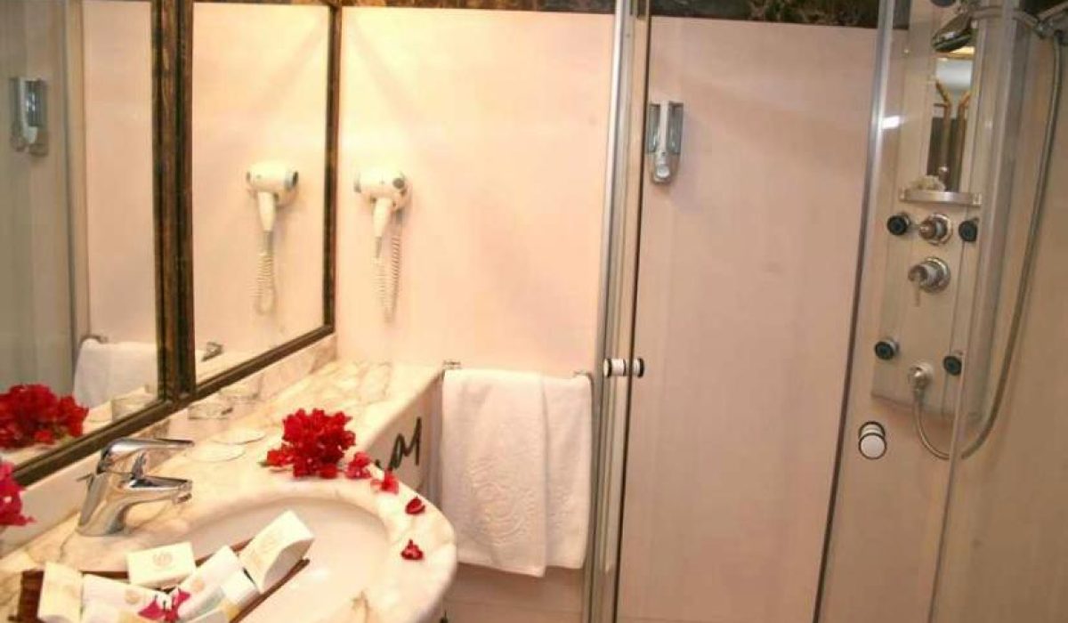 WhatsApp Image 2025-10-23 at 9.39.53 PM (1)