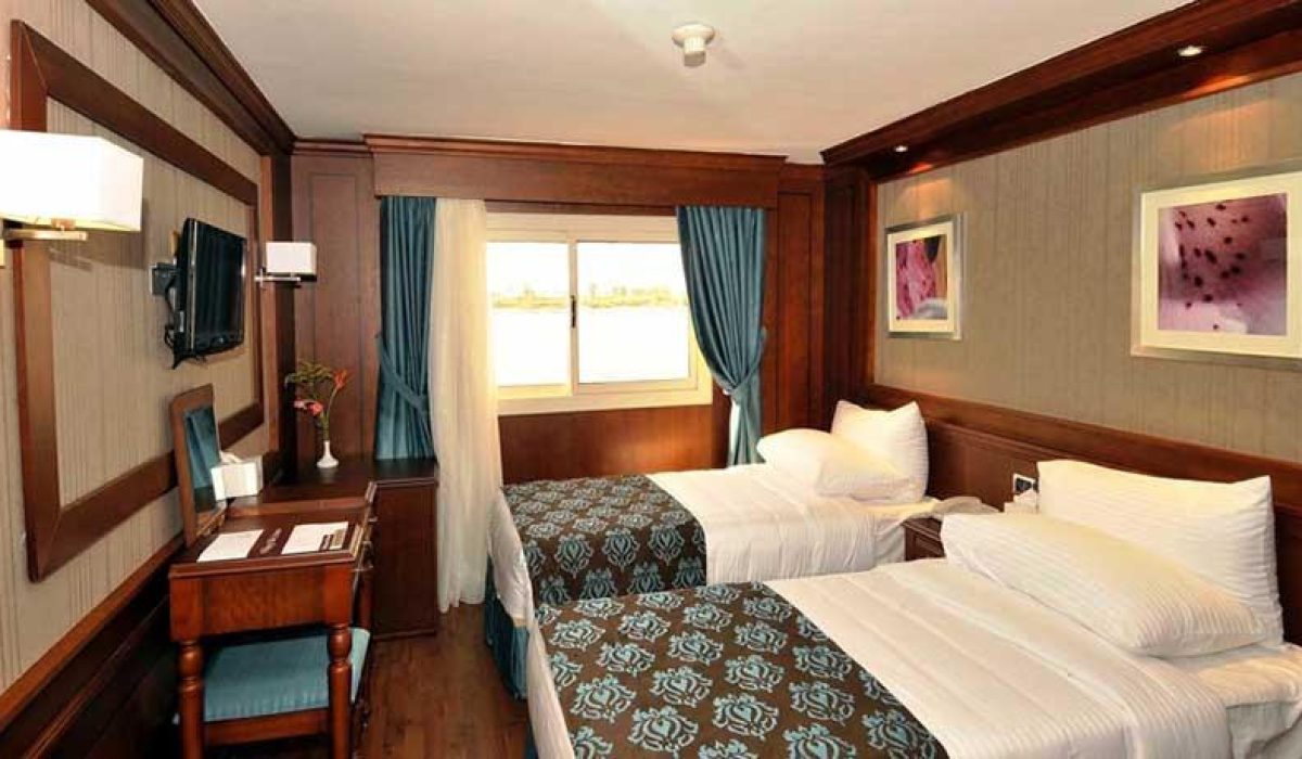 WhatsApp Image 2025-10-24 at 10.37.55 PM (2)