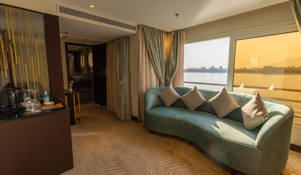 WhatsApp Image 2025-10-25 at 10.53.59 PM (1)