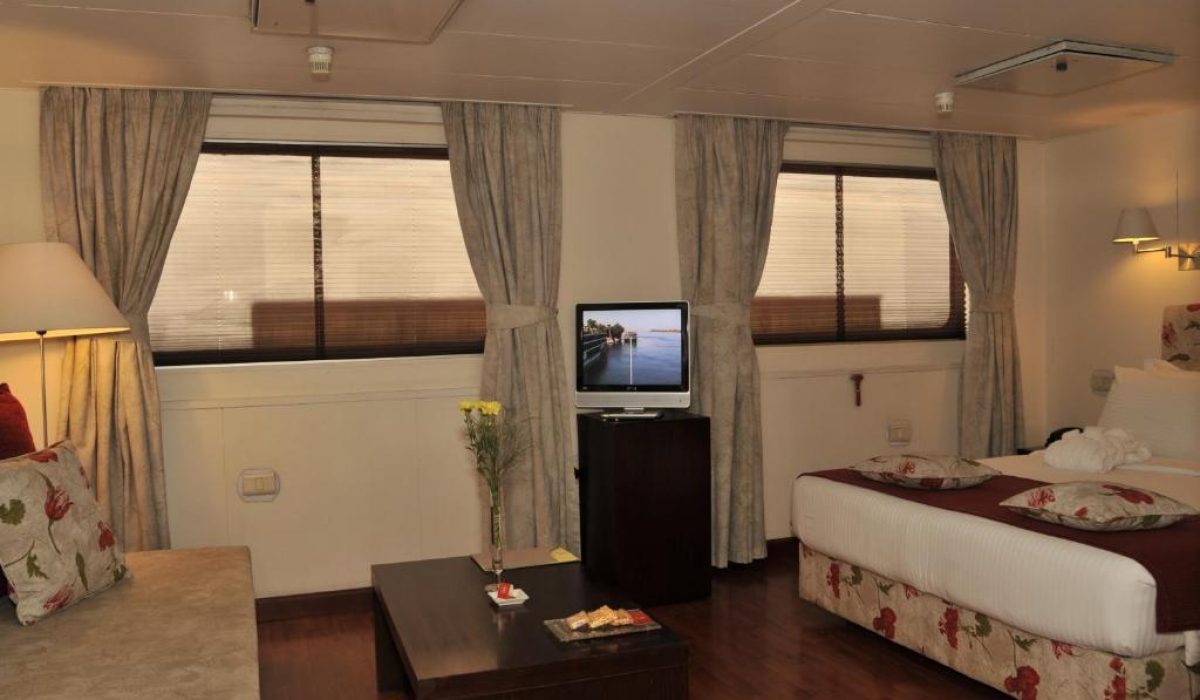 WhatsApp Image 2025-10-25 at 7.15.31 PM (1)