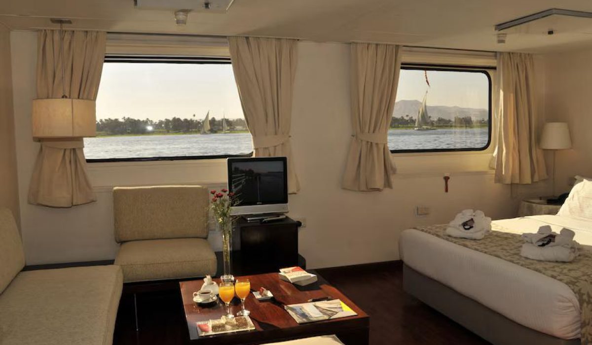 WhatsApp Image 2025-10-25 at 7.15.35 PM (1)