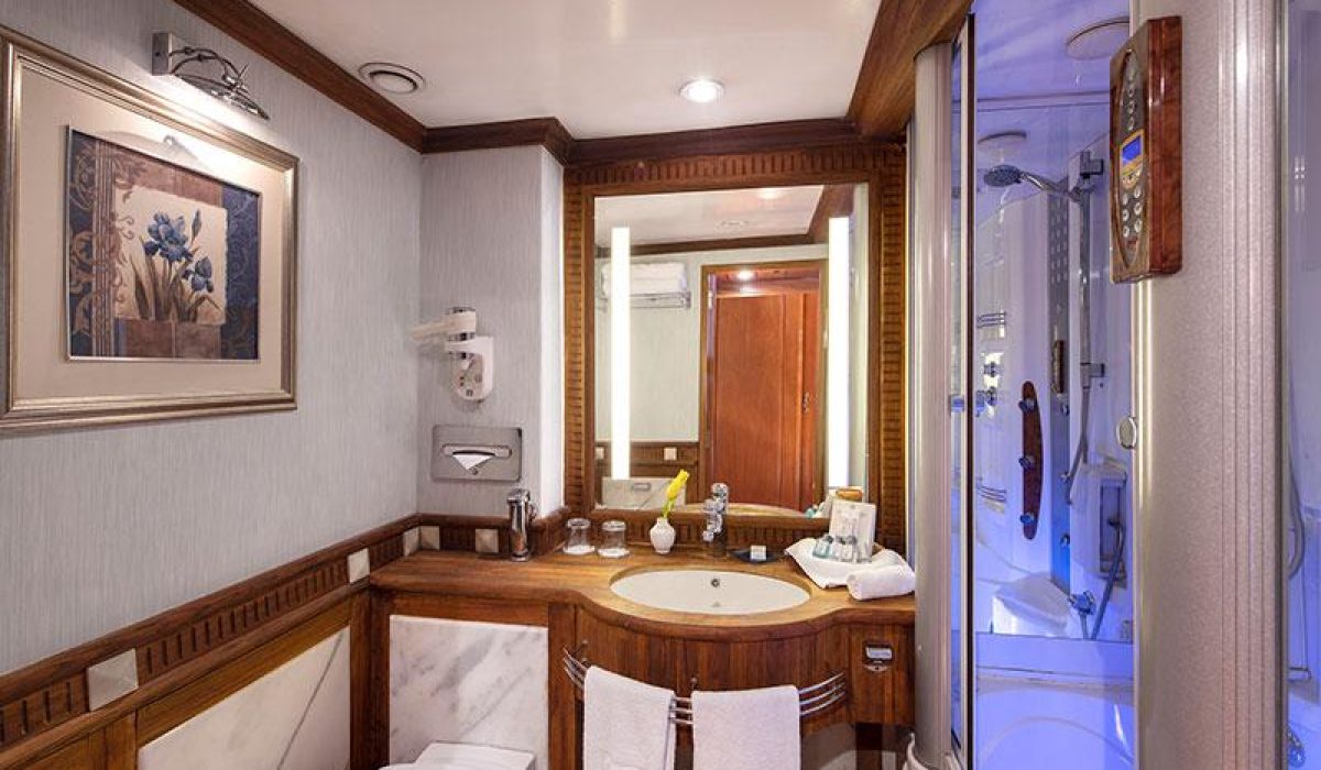 WhatsApp Image 2025-10-26 at 1.44.06 AM